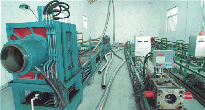 金屬軟管成形機